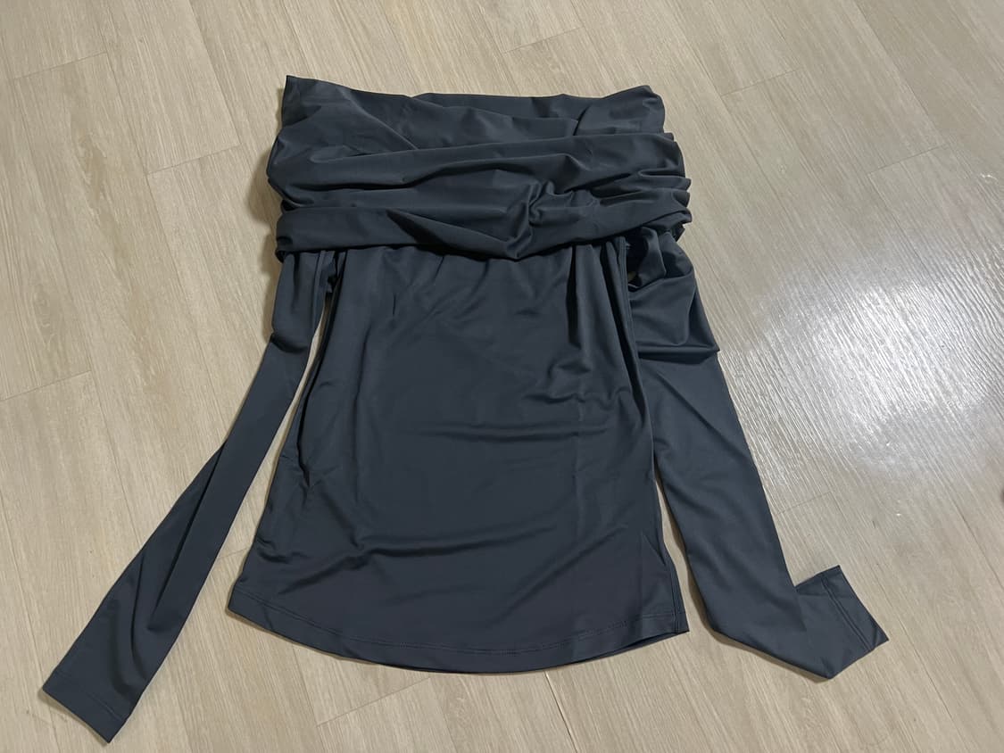 [새상품 / 택 미제거] NACHE 나체 드레이핑 롱 슬리브 상품이미지4