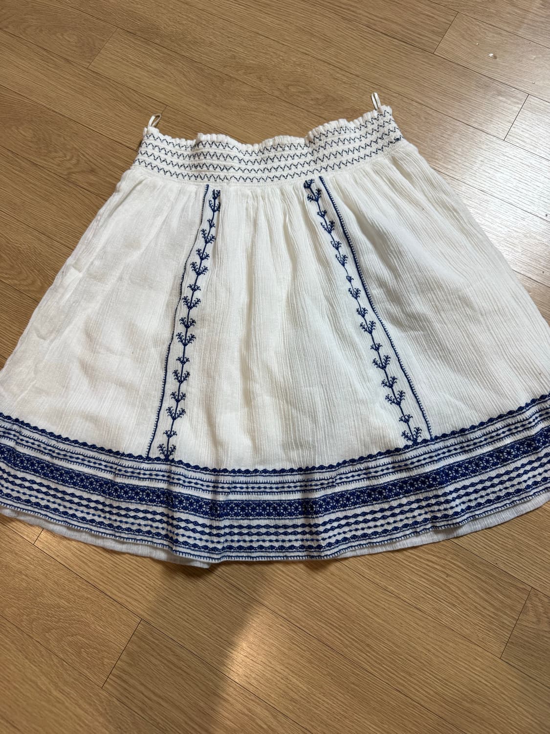 vanessabruno 바네사브루노 스모크밴딩 자수 스커트 상품이미지1