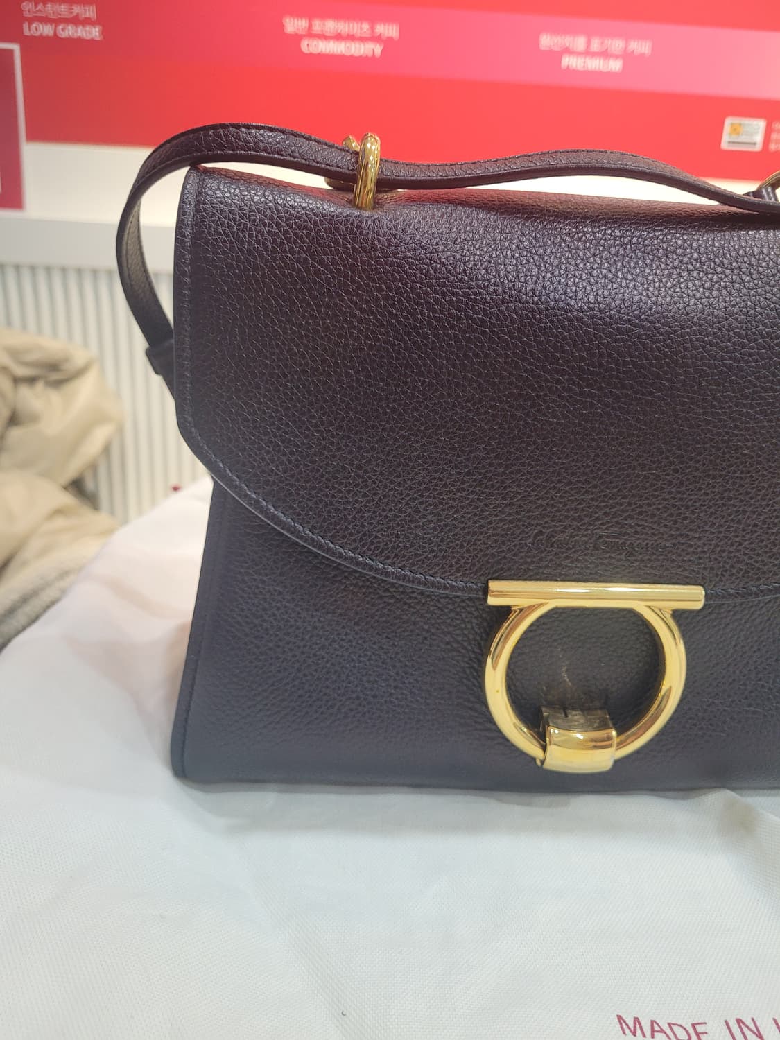 (새상품급) 페라가모 간치니 마고 탑핸들 숄더백 상품이미지2