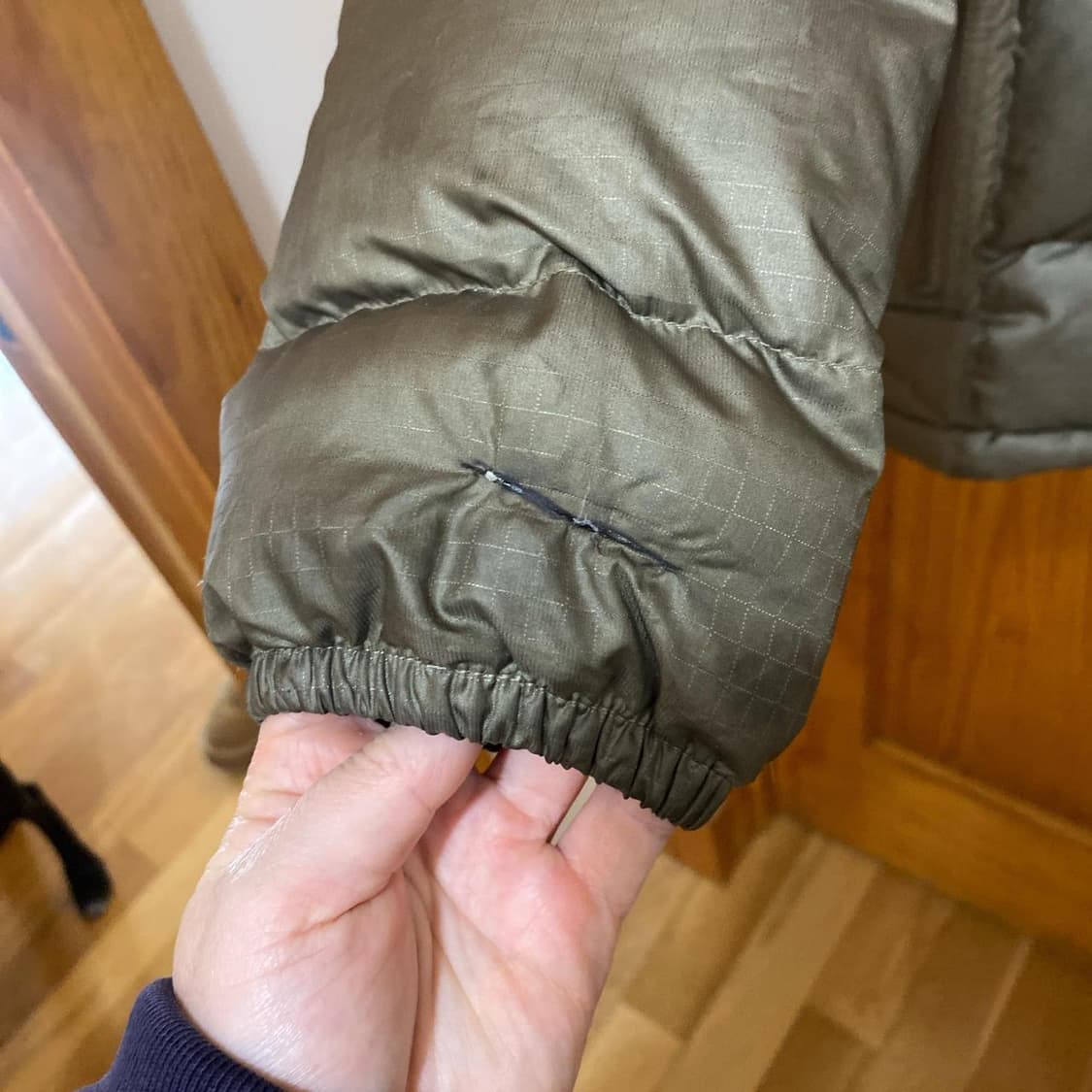 파타고니아 멘즈 패딩 카키 상품이미지3