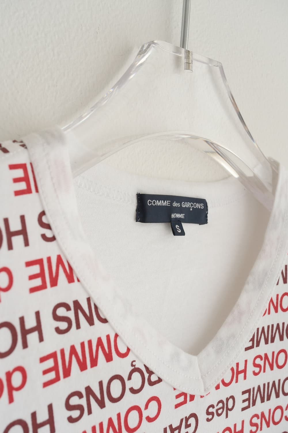 Lettering V-neck t-shirt   상품이미지5