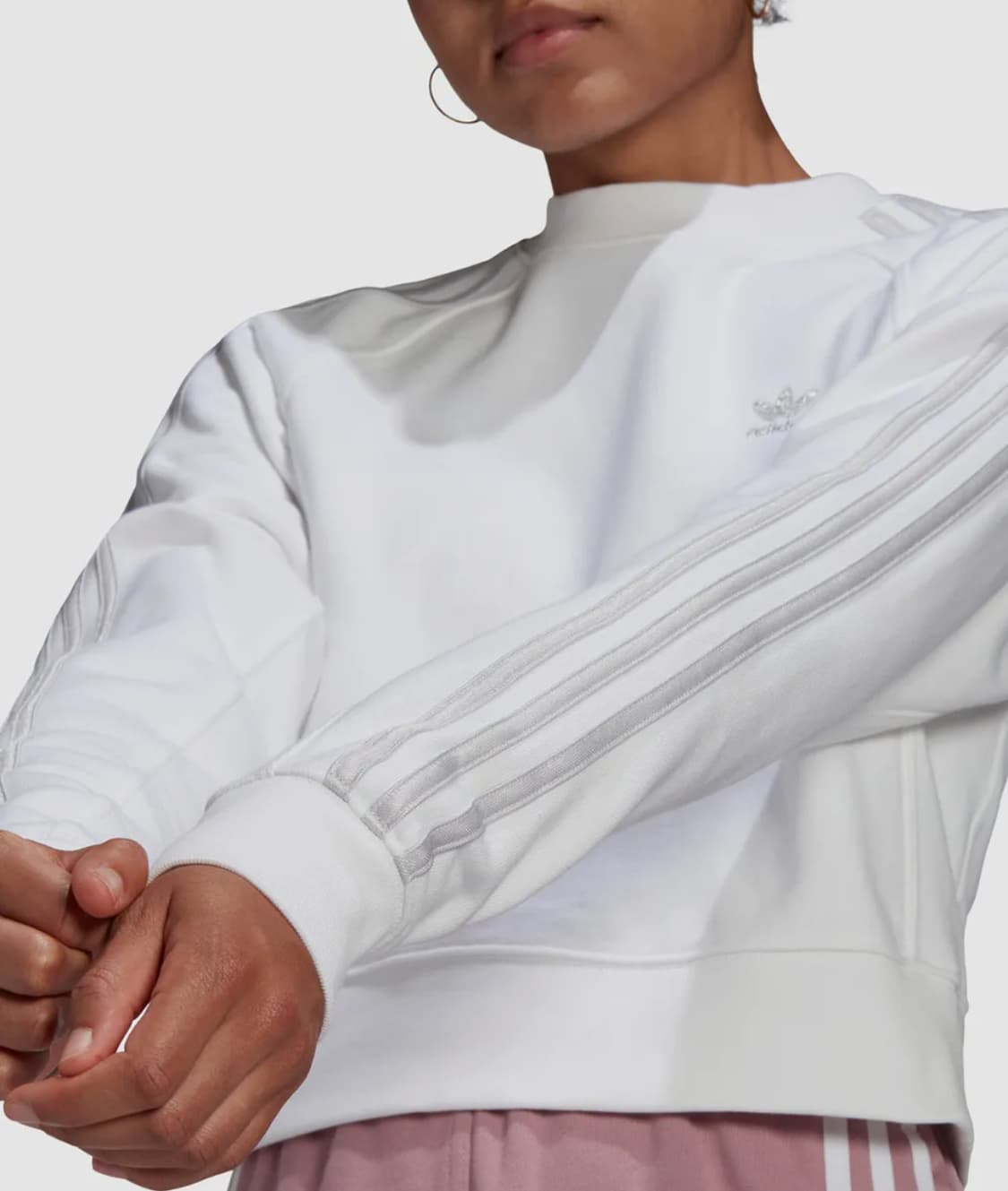 아디다스 크롭 맨투맨 스웨트셔츠 화이트 HF7531 상품이미지2