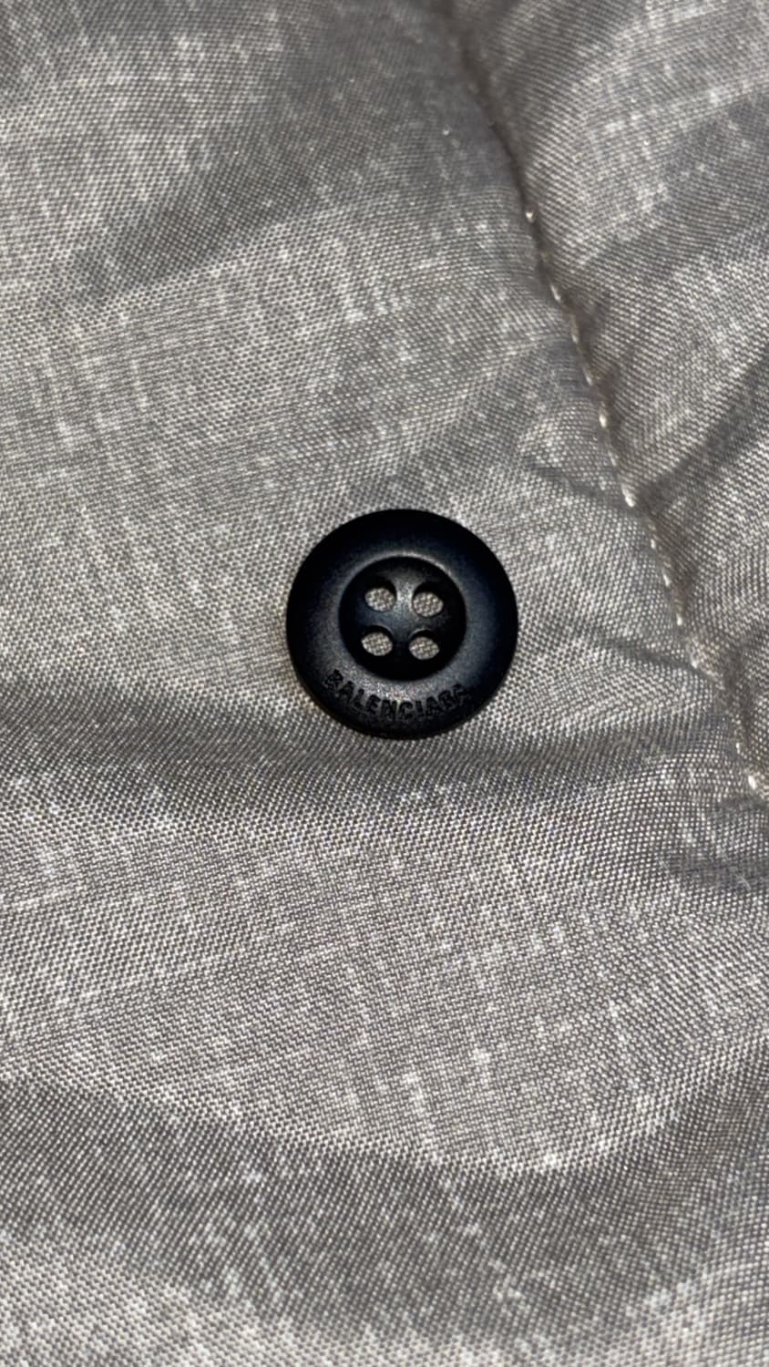 발렌시아가 단추 상품이미지1