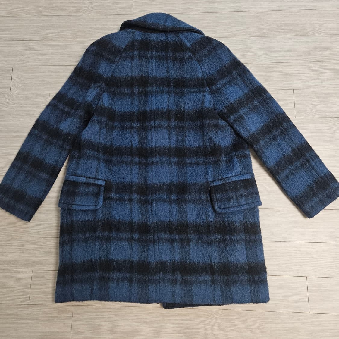 코치 체크 네이비 코트 상품이미지2