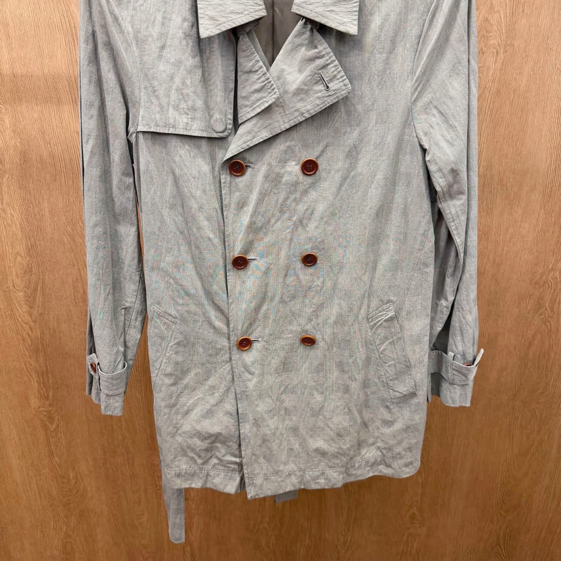 띠어리 더블 브레스티드 라이트 트렌치 코트 스트랩 디테일 라이트 그레이 상품이미지5