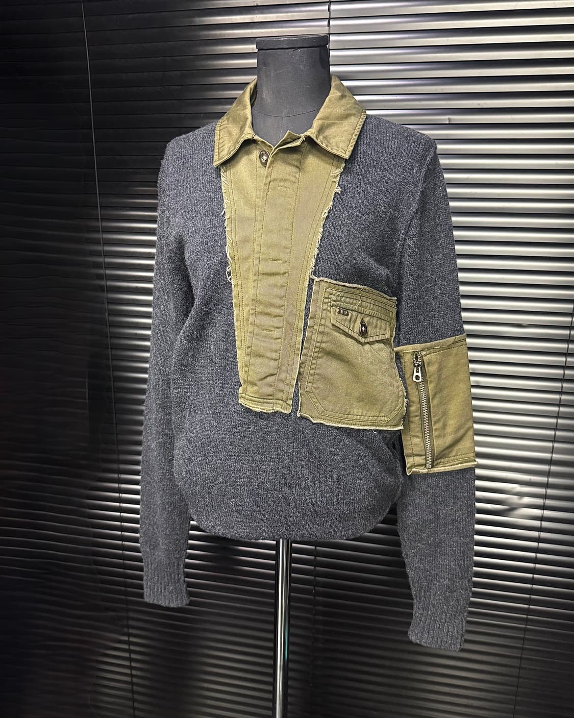 디젤 밀리터리 카키 배색 차콜 카라 폴로 워크 웨어 울 니트 스웨터 패치 상품이미지1