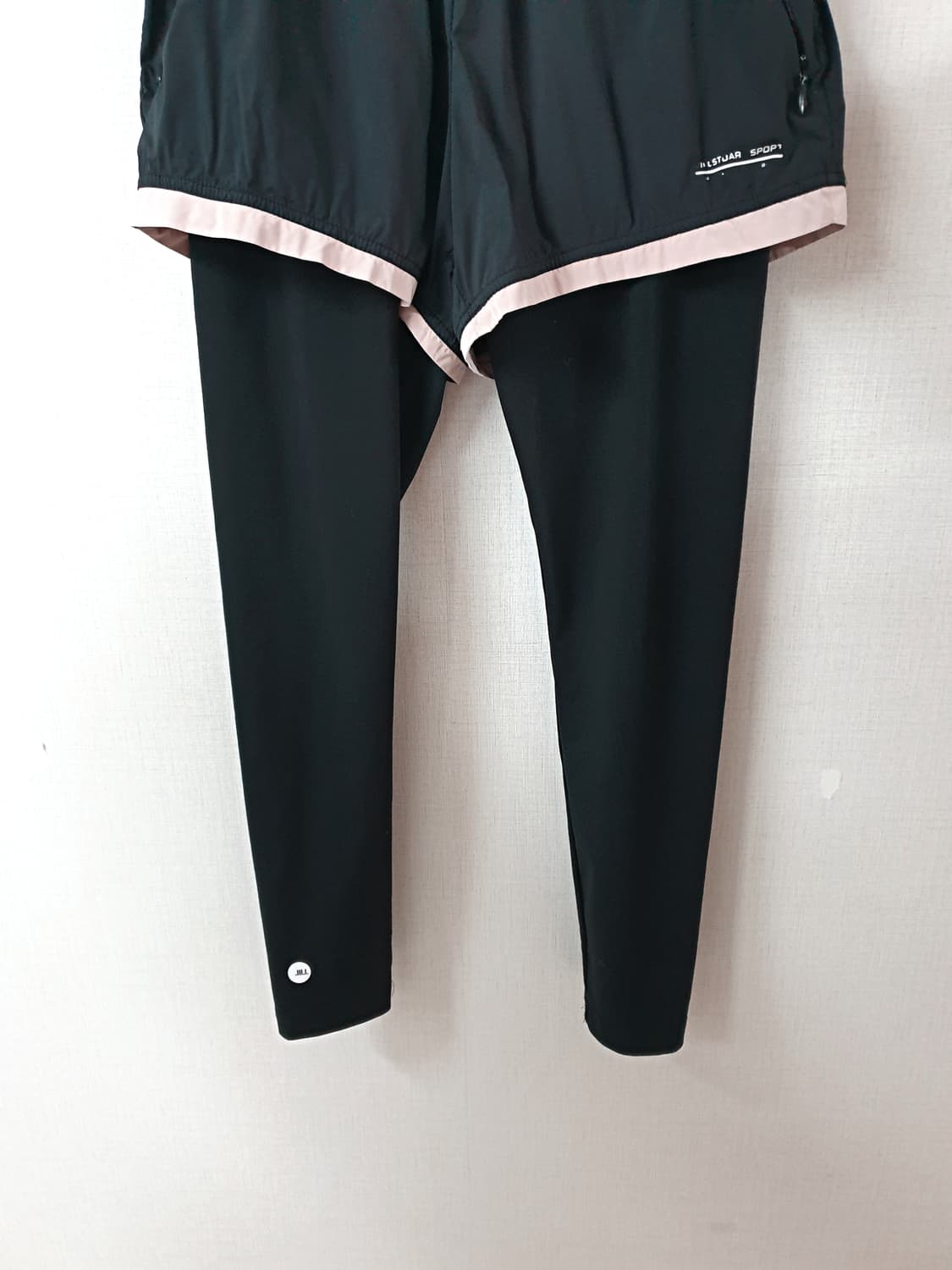 질스튜어트 핑크배색 여성러닝 반바지레깅스 26인치 55 블랙 상품이미지3