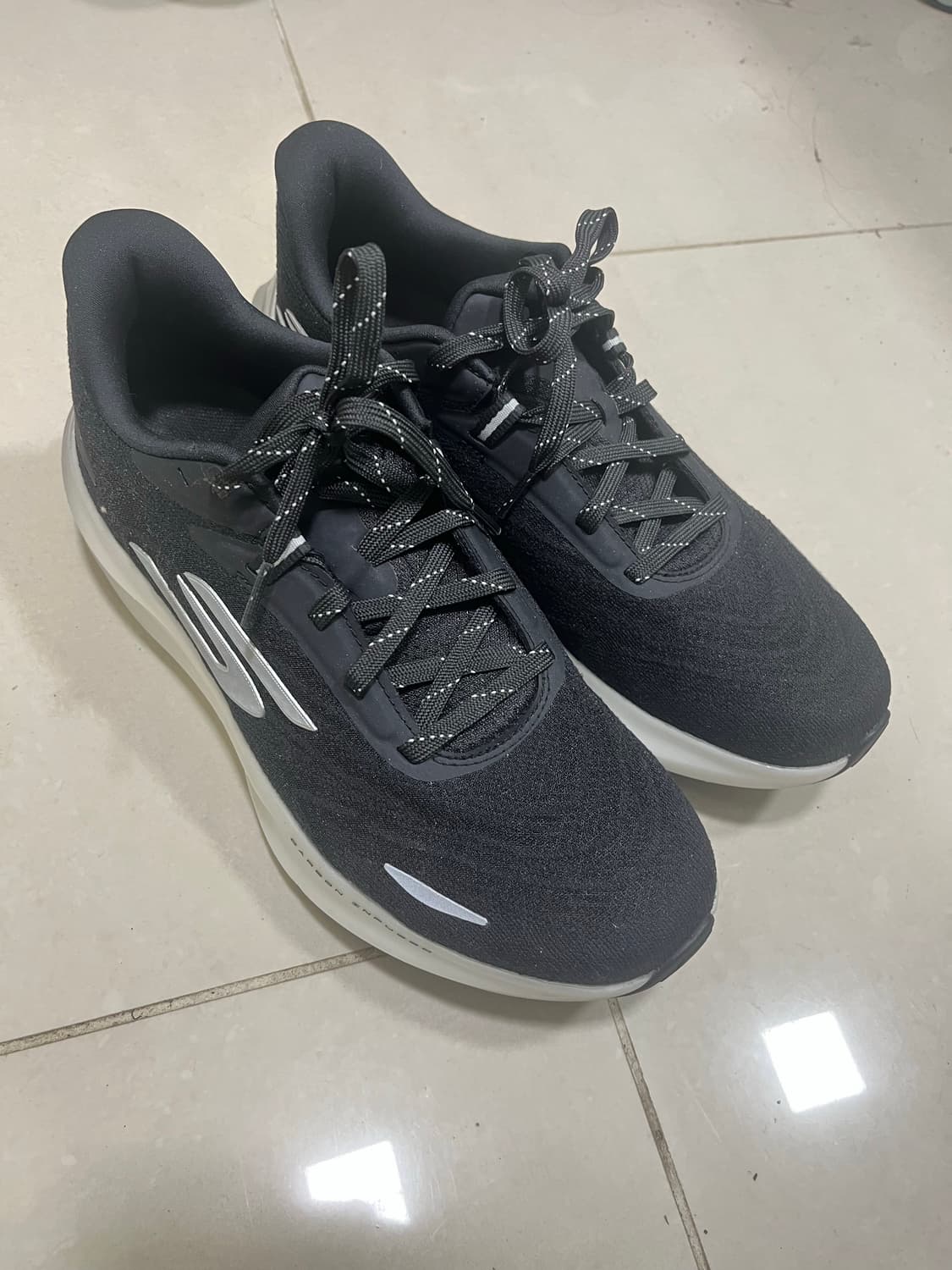 [NEW] 스케쳐스 고런 퍼시스트 카본 인퓨즈드 260 상품이미지2