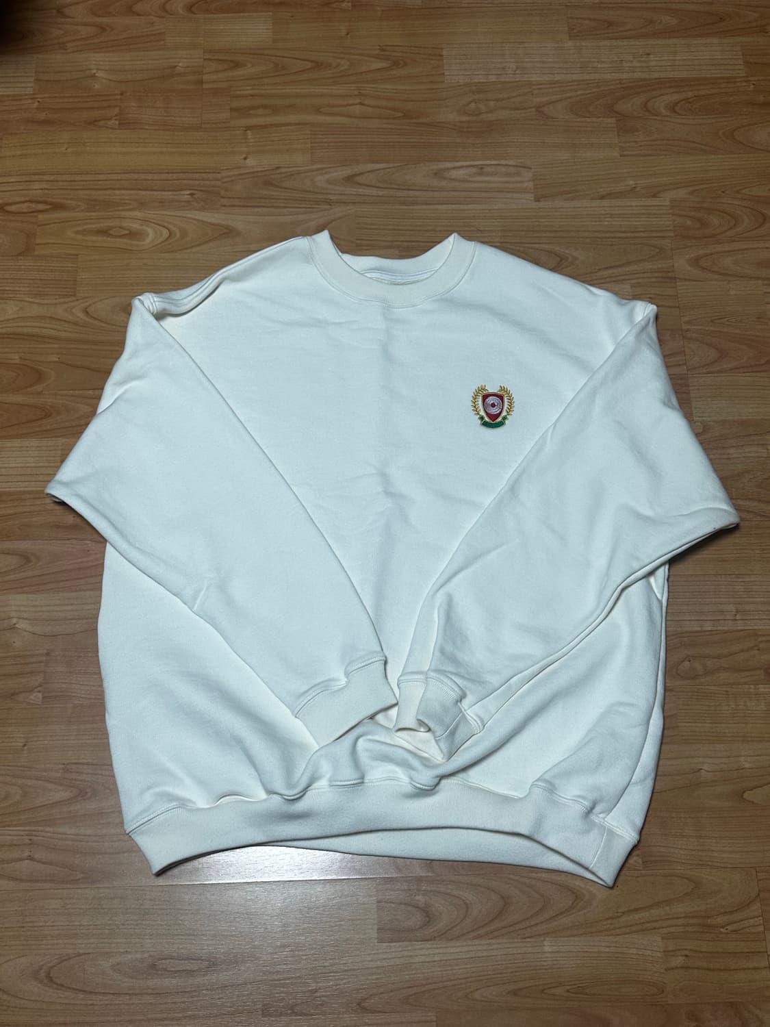 [L] 이지 시즌 5 칼라바사스 크루넥 크림 맨투맨 상품이미지1