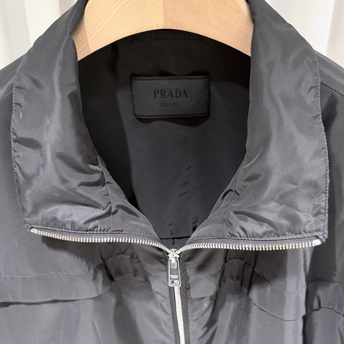(S+/58) / 프라다 삼각로고 나일론 블랙 바람막이 상품이미지5