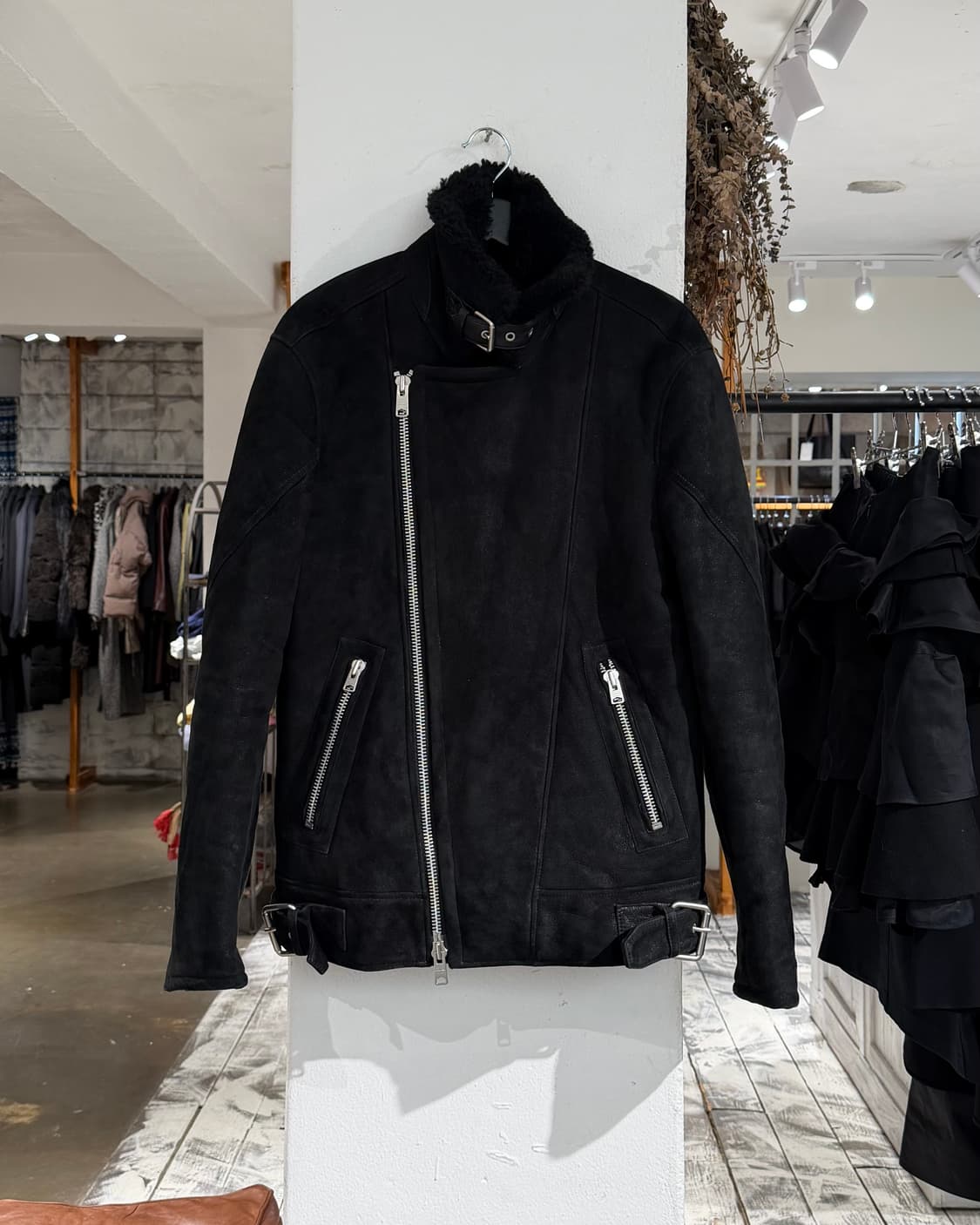 올세인츠 블랙 시어링 벨티드 라이더 무스탕 자켓 상품이미지1