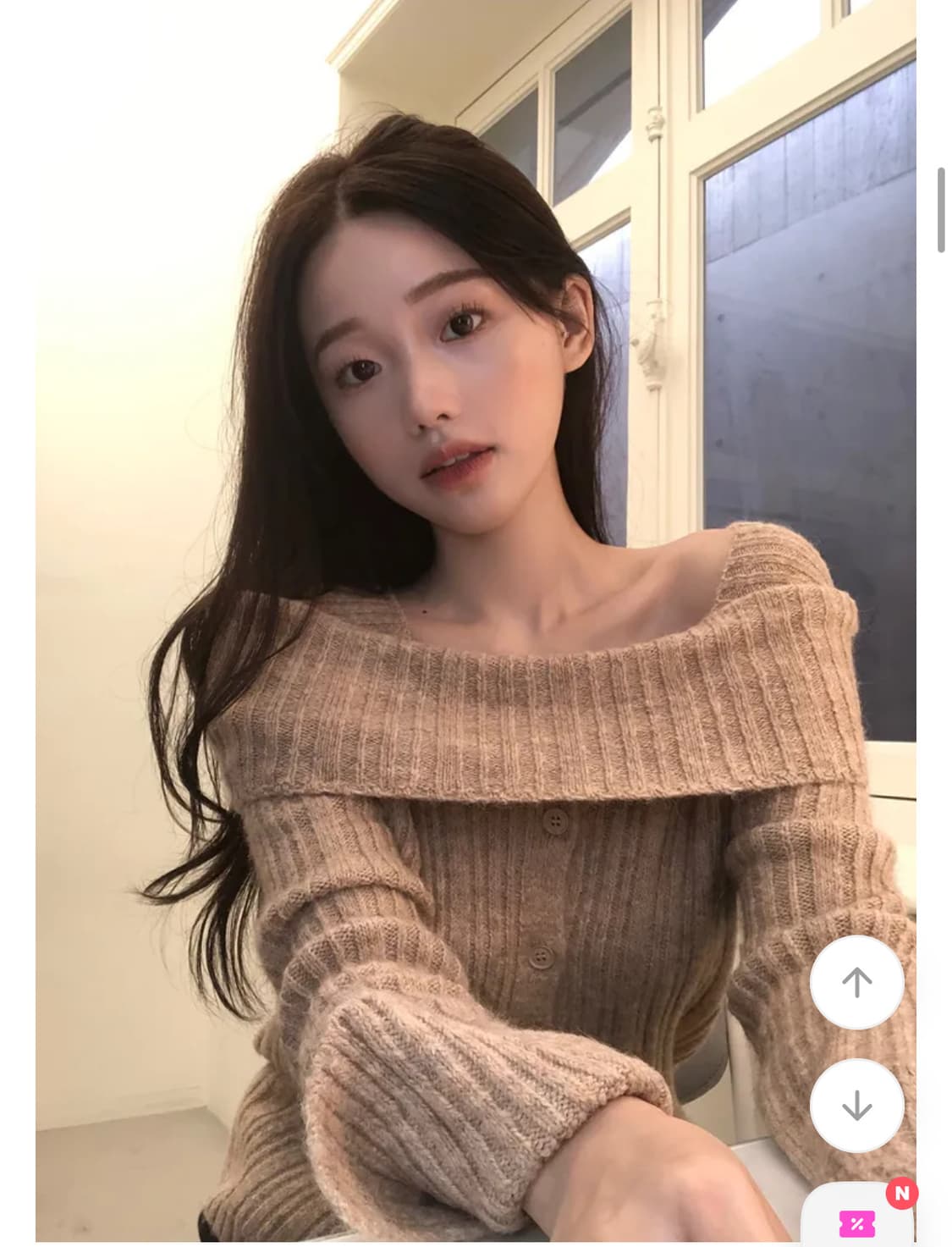 영앤리치 여리무드 오프숄더 니트 상품이미지1