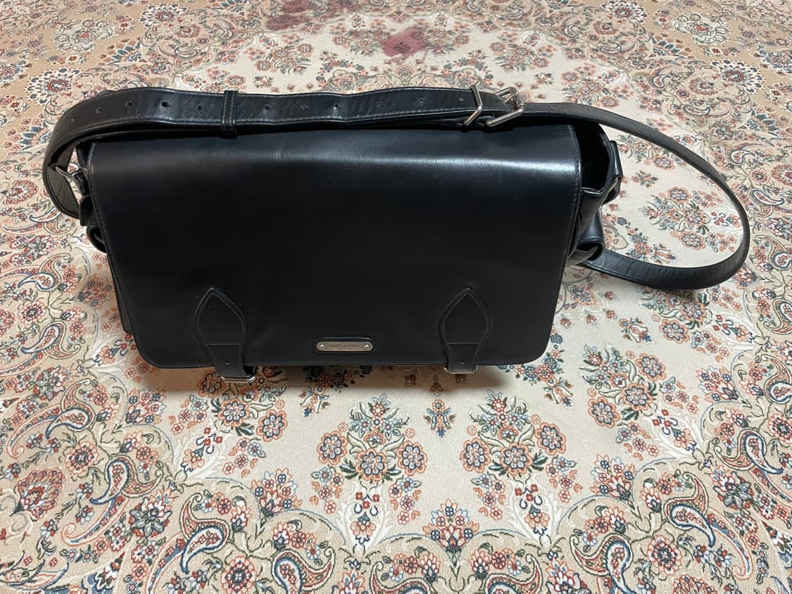 생로랑 by 안토니 바카렐로 카프스킨 플랩 메신저 백 상품이미지4