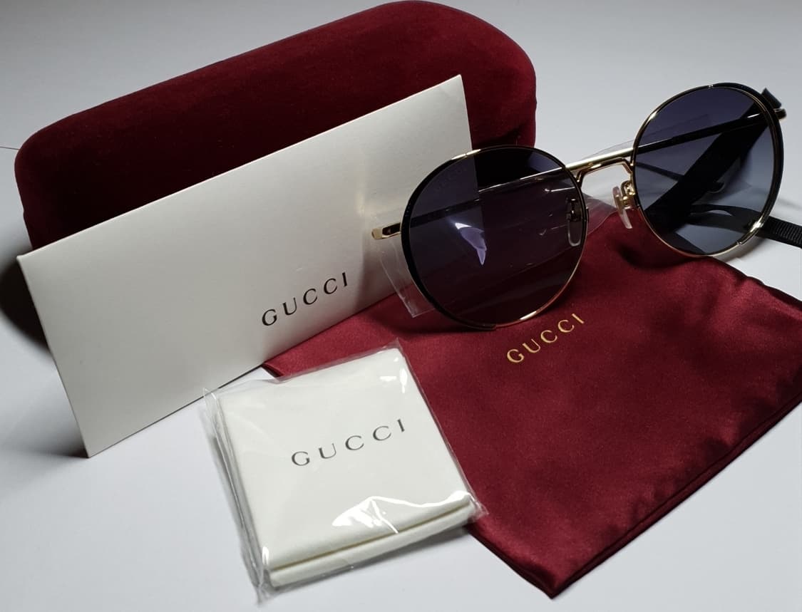 Gucci sunglass 후루츠패밀리