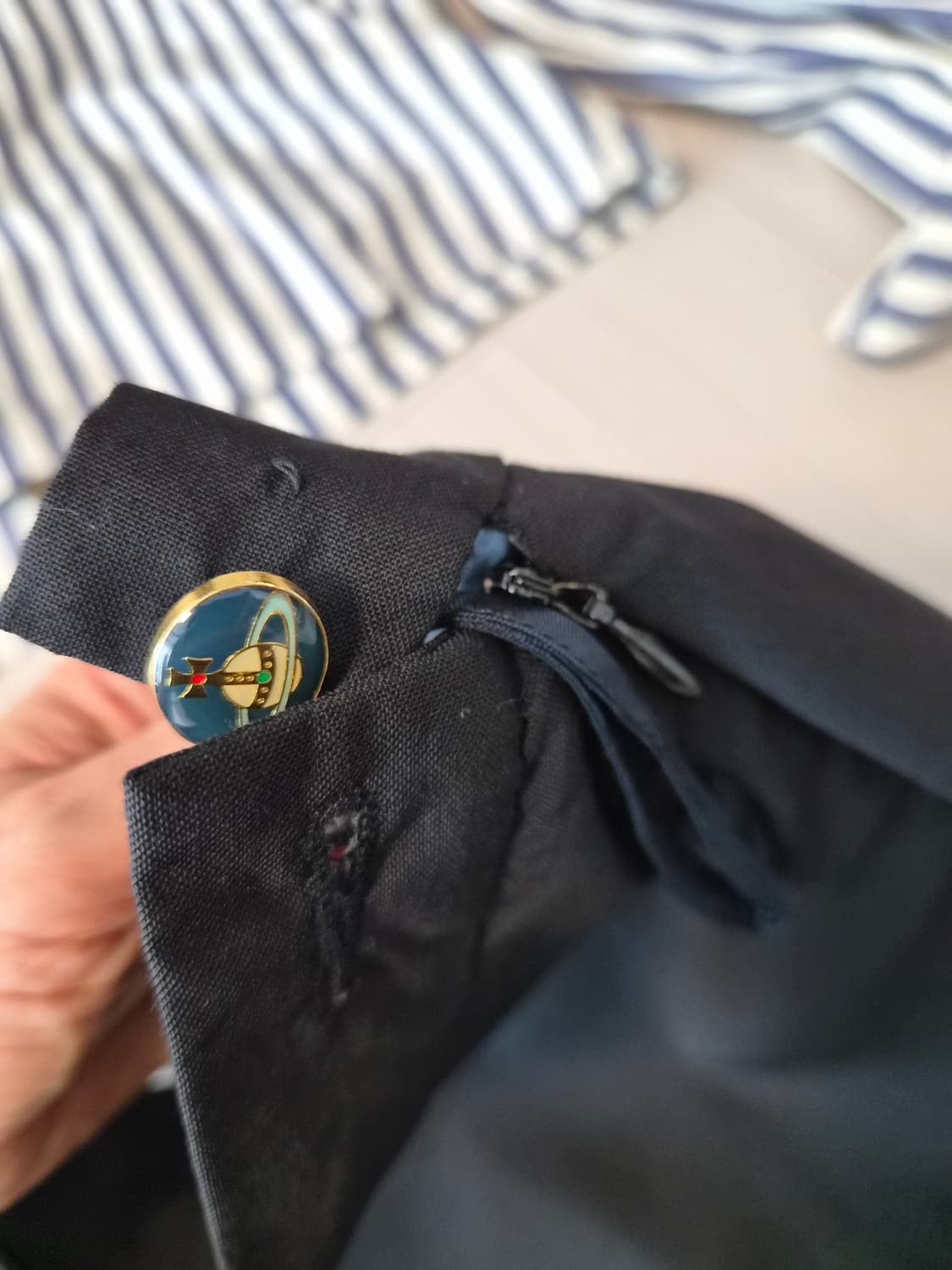 정품 비비안 웨스트우드 레드라벨 아방가르드 블랙 스커트 (사이즈 40) 상품이미지8