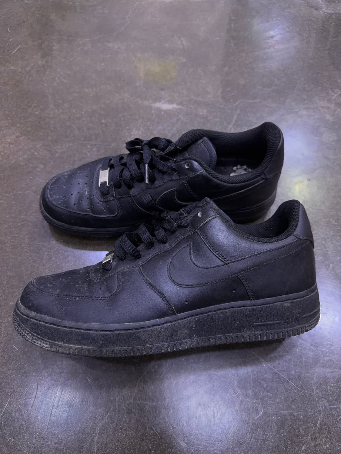 나이키 에어포스 1 07 트리플블랙 로우 265 상품이미지6
