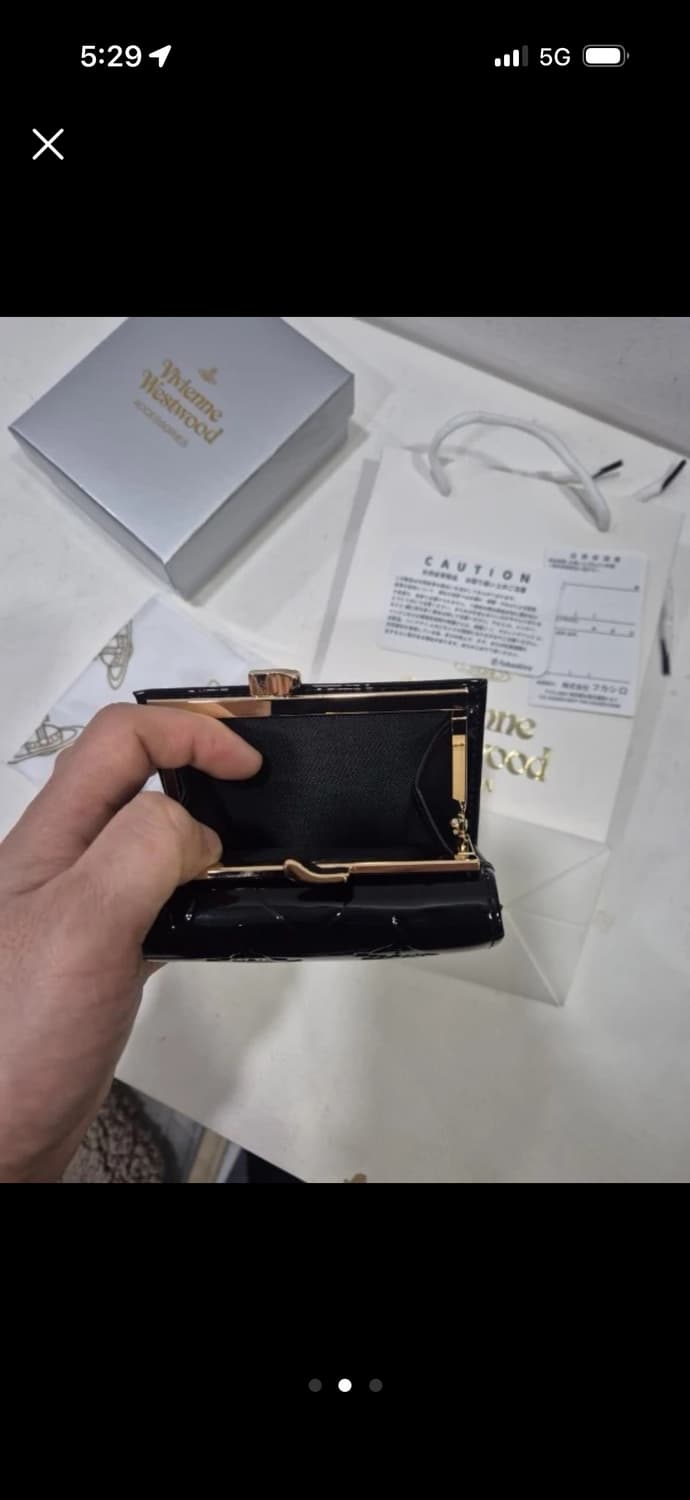 비비안 웨스트우드 블랙 에나멜 반지갑 상품이미지2