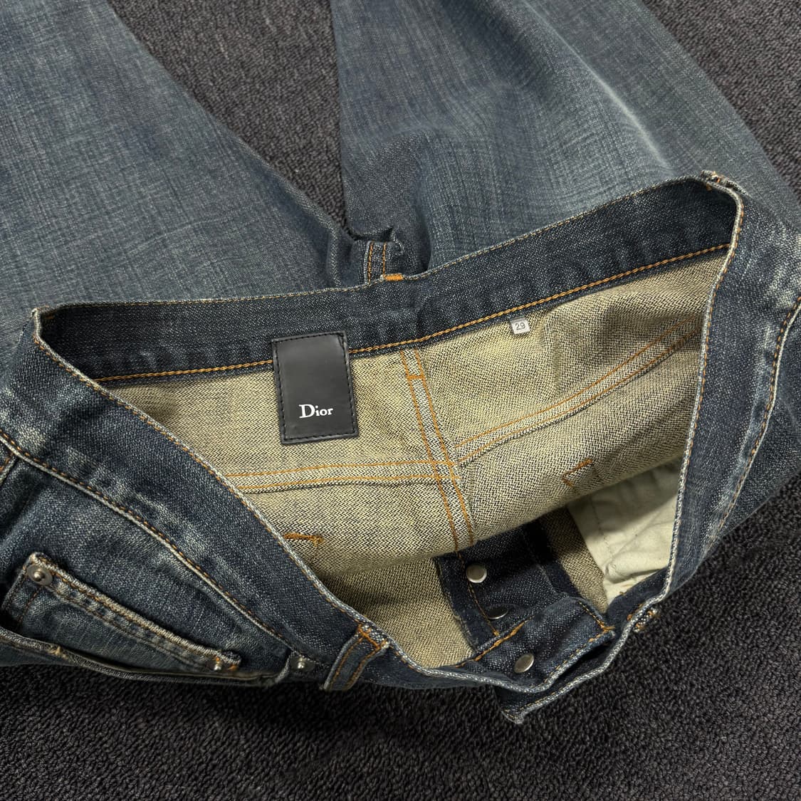디올 워싱 데님 팬츠 상품이미지9