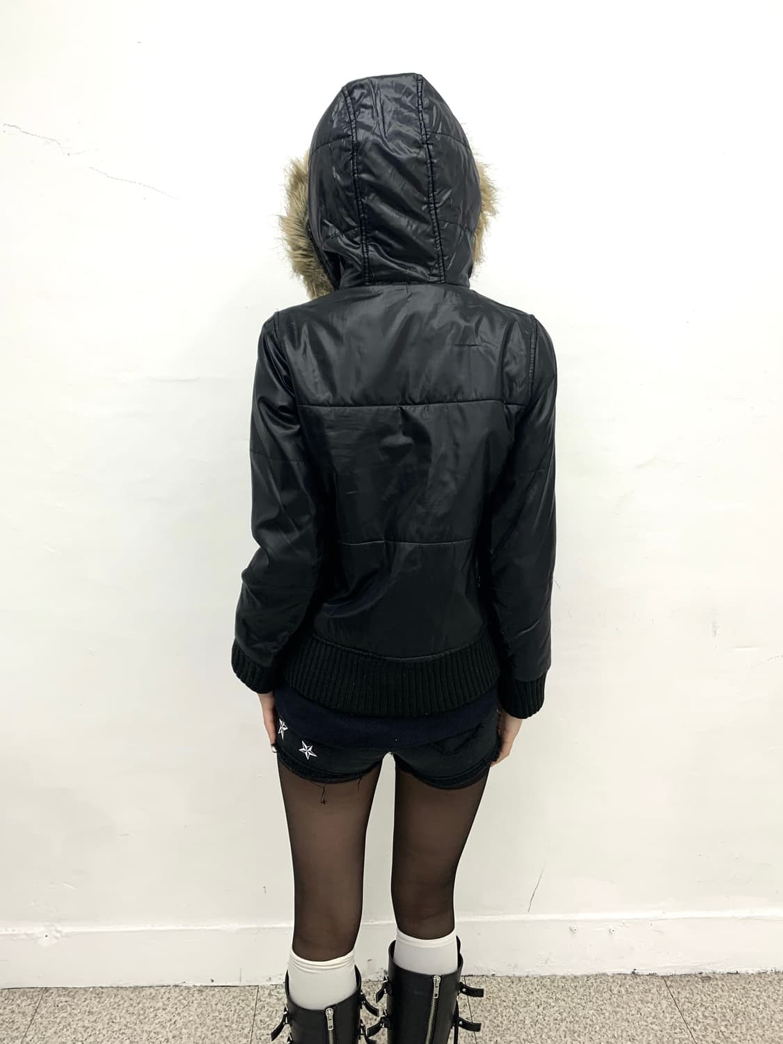 Black fur trimmed hood crop padding  상품이미지6
