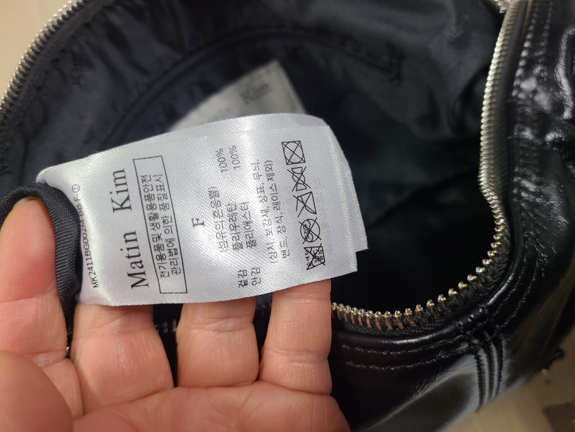 마뗑킴 블랙 셔링 숄더백  상품이미지8