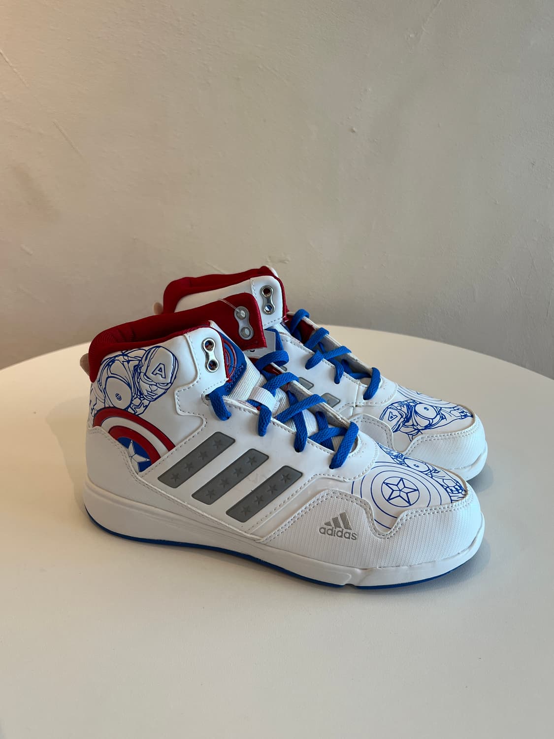 (220) 아디다스 DY 어벤져스 미드 K (B23898) 상품이미지1