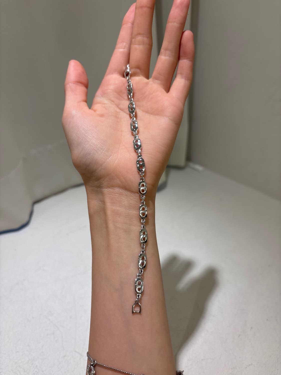 디올 팔찌 상품이미지1