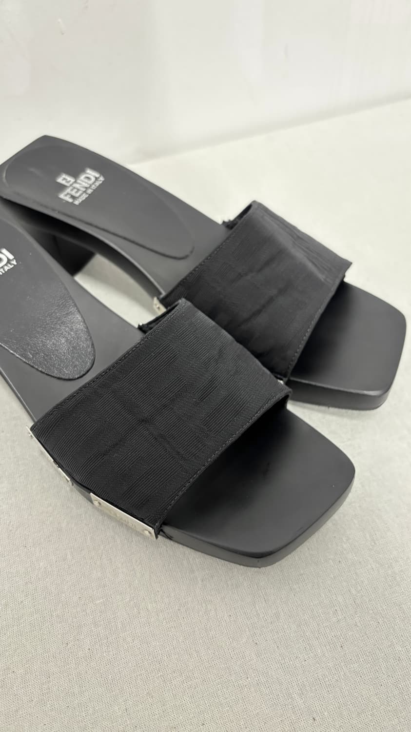 FENDI Zucca Mule Heels 상품이미지6