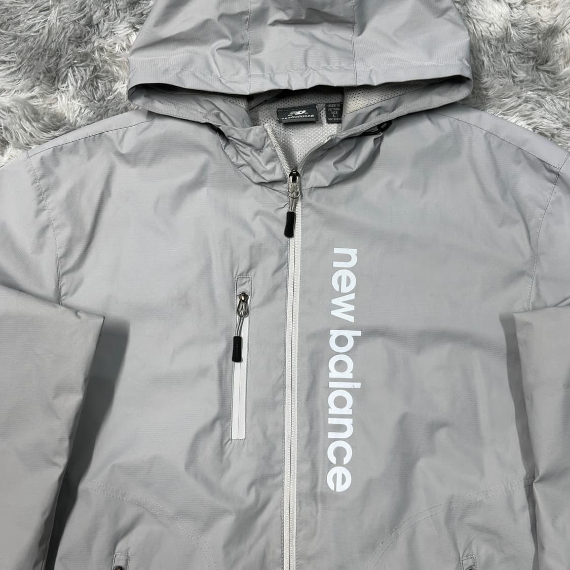 뉴발란스 우븐 그레이 후드 바람막이 L 상품이미지2