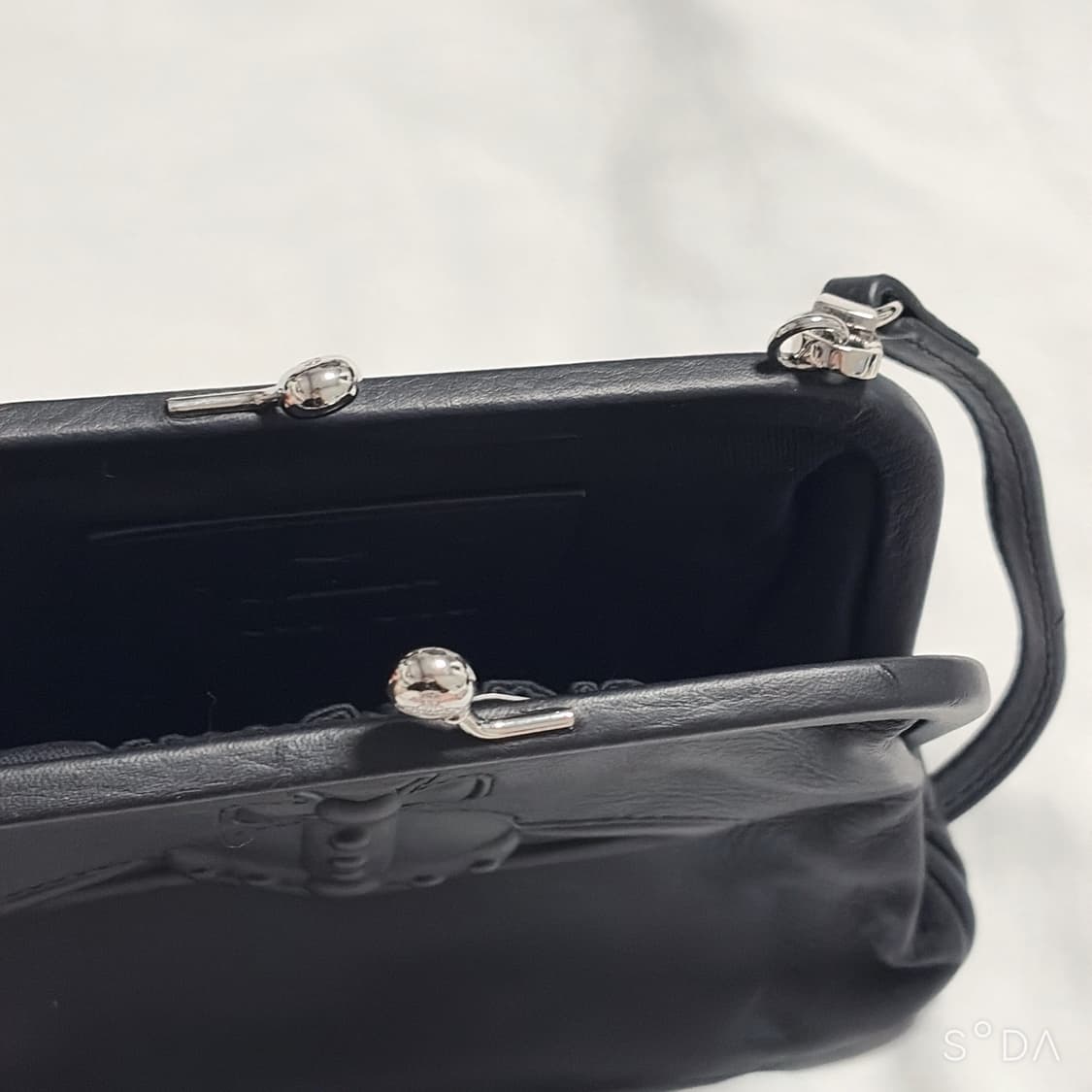 비비안웨스트우드 미니 숄더백 블랙 상품이미지9