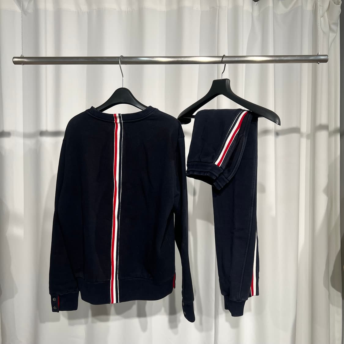 톰브라운 백삼선 트레이닝 셋업 맨투맨 조거팬츠 상품이미지1