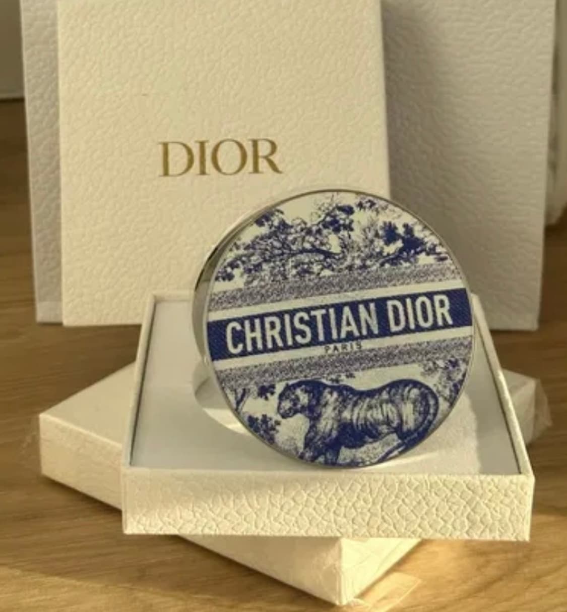 디올 뷰티 뜨왈드주이 원형 손거울 상품이미지5