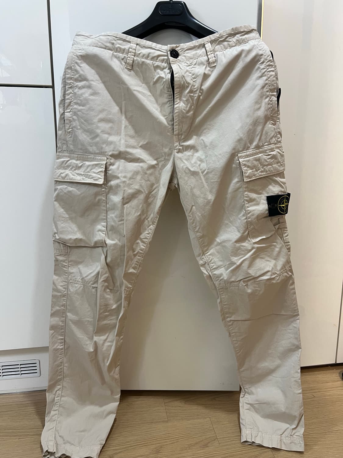 24fw 스톤아일랜드 베이지카고팬츠 33-34 (새상품급) 상품이미지1