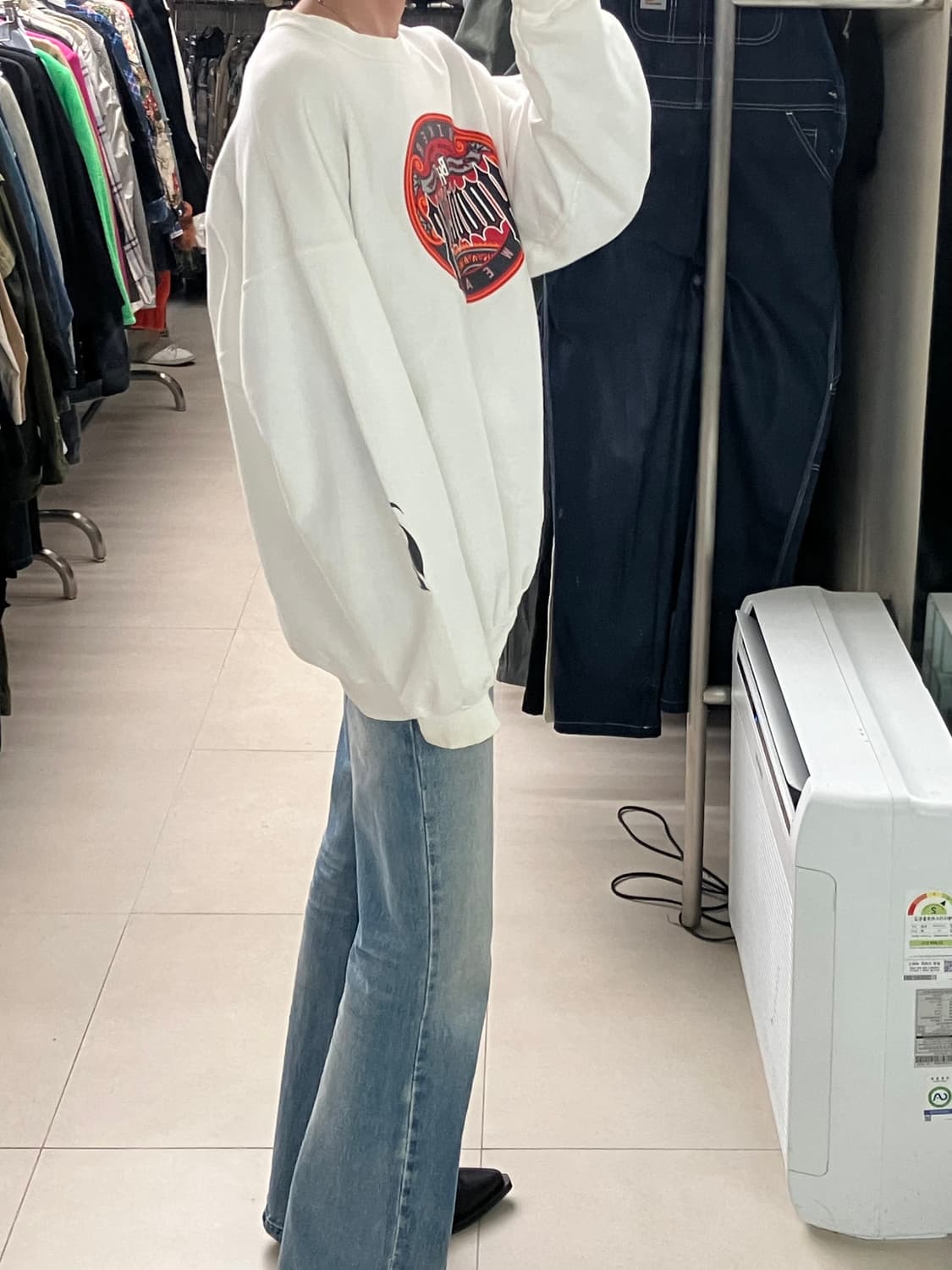 헤인즈 바이커 로고 화이트 스웨트셔츠 XL 상품이미지8