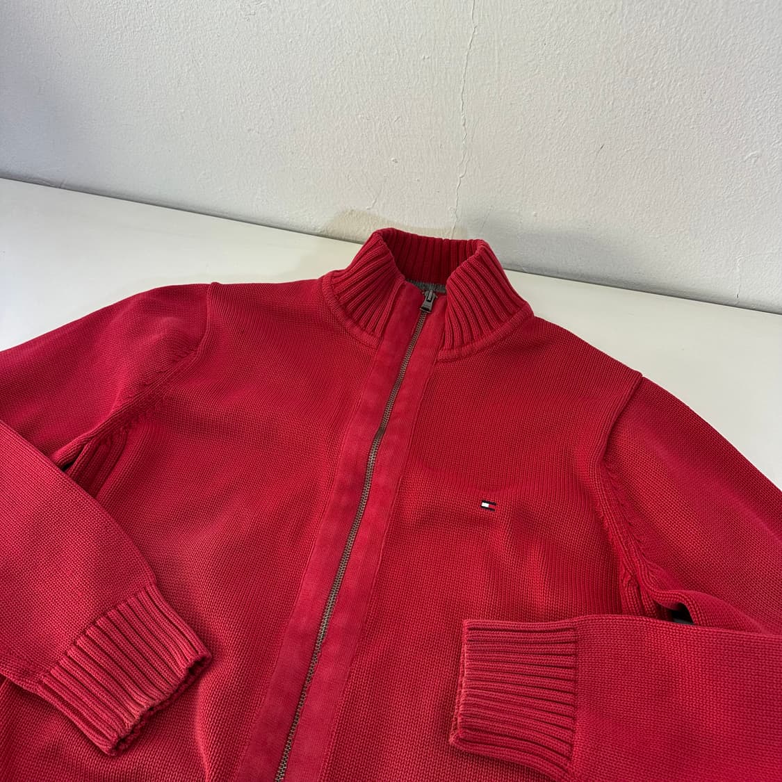 95-100 타미힐피거 레드 기본로고 면니트집업 상품이미지1