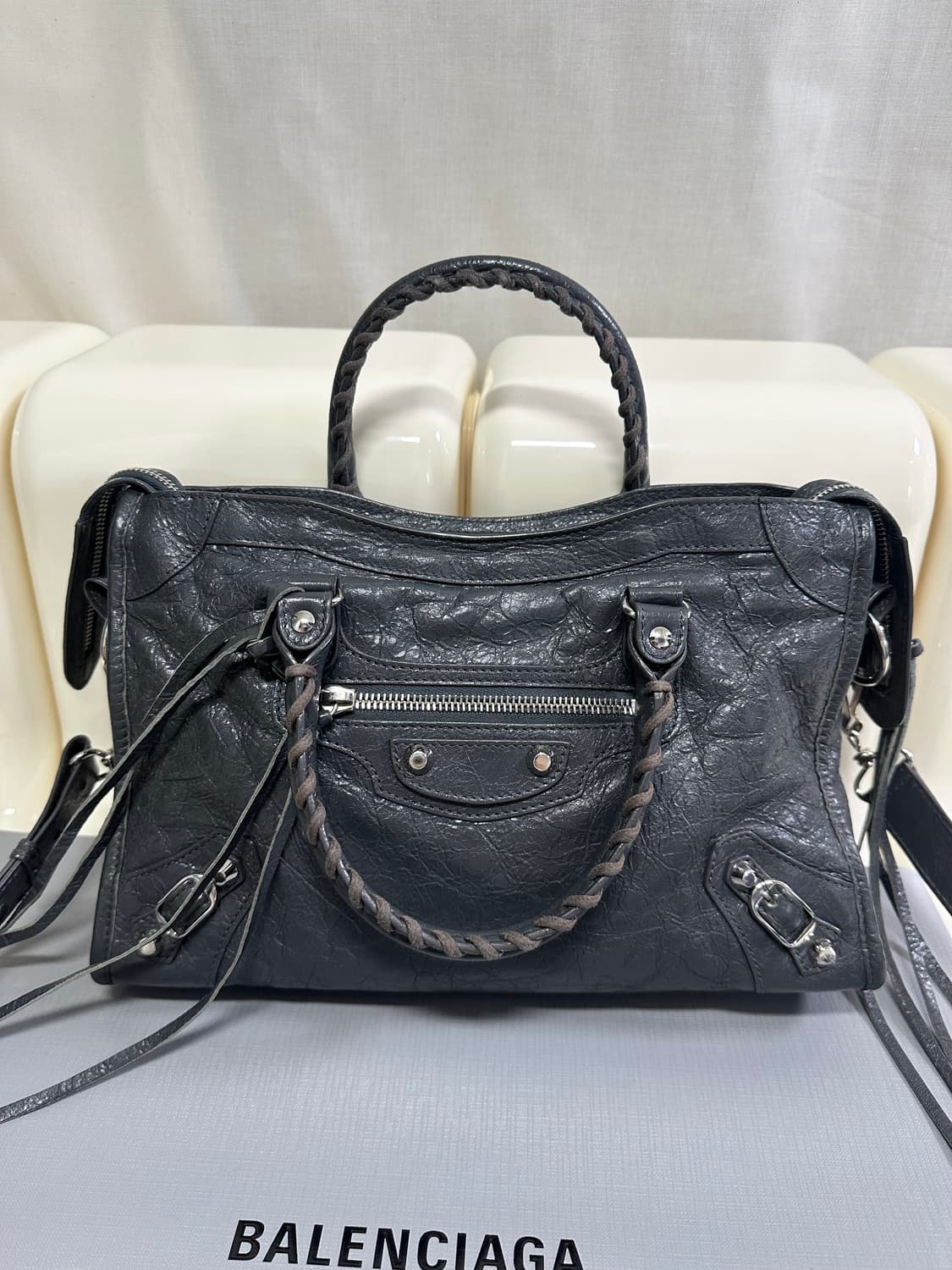 [A+ 정품] 발렌시아가 시티 모터백 스몰 다크그레이 상품이미지5