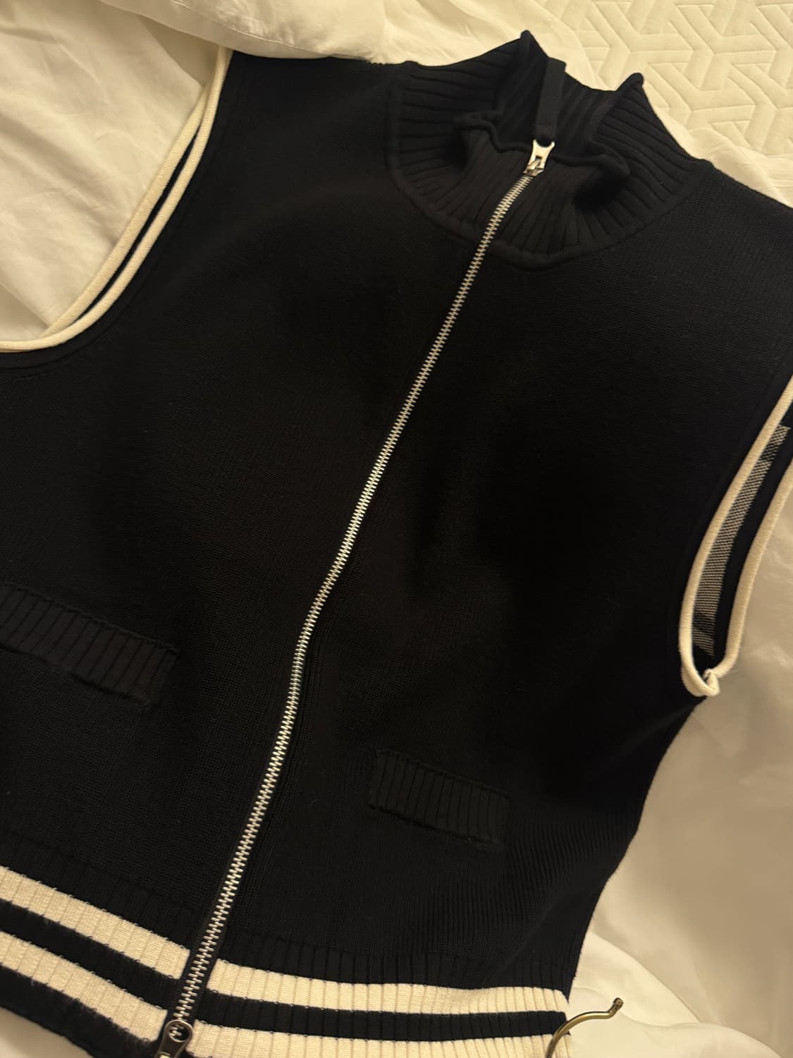(W) Matin Kim Spell Point Stripe Knit Ve 상품이미지1