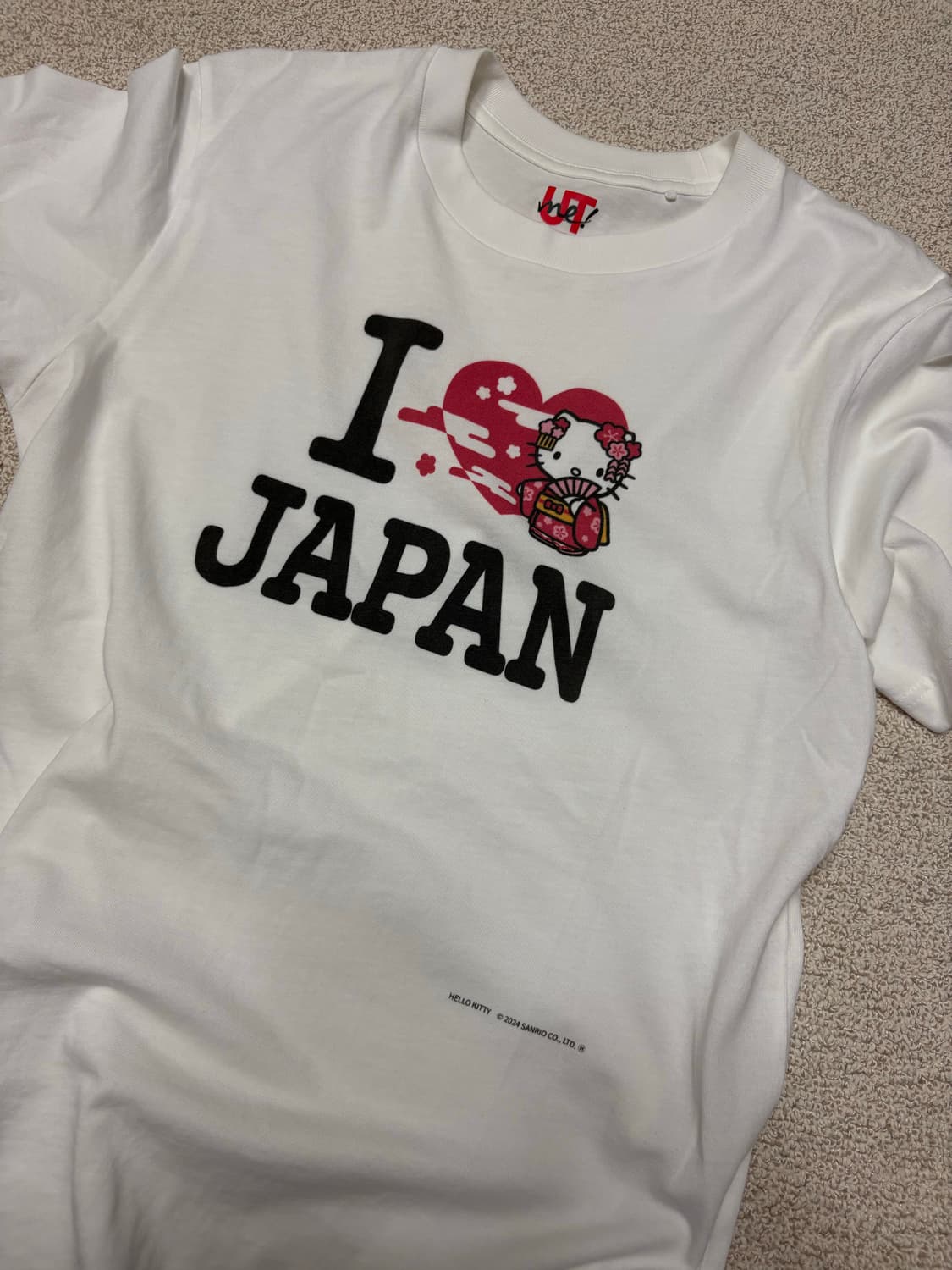일본 유니클로 유티 헬로키티 아이러브재팬 반팔 상품이미지4
