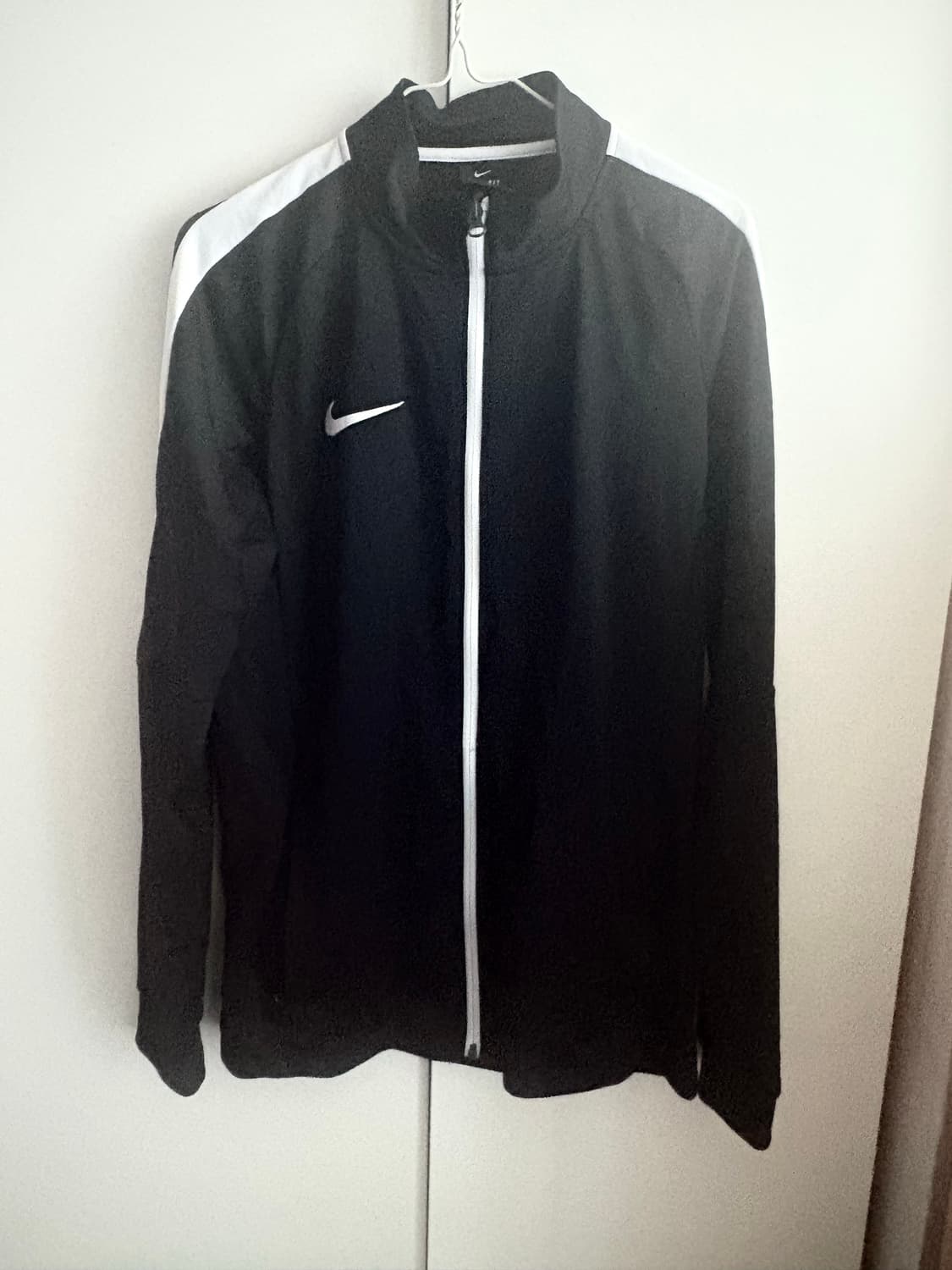 나이키(Nike) 빅스우시 검정 드라이핏 트렉탑 져지 L 100 상품이미지1