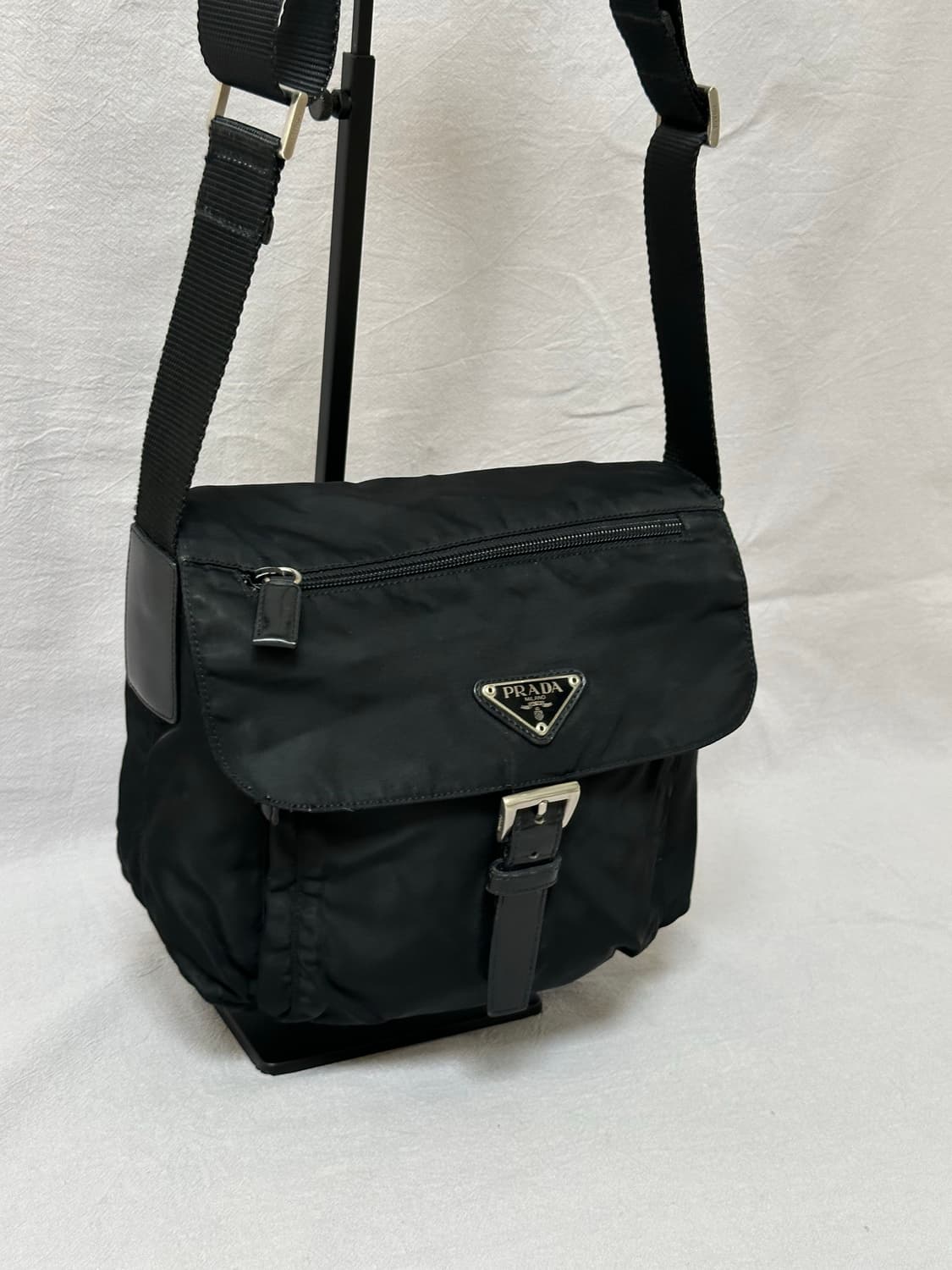 프라다 나일론 버클 크로스백 포코노 주우재백 상품이미지3