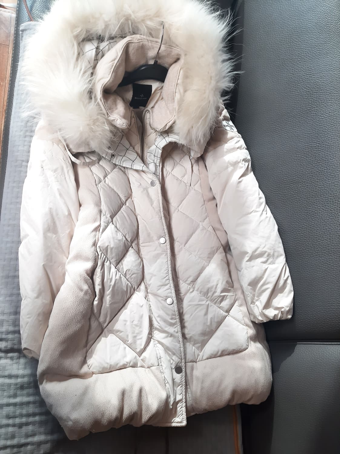 크림 화이트 빅후드 덕다운 패딩 55 상품이미지1