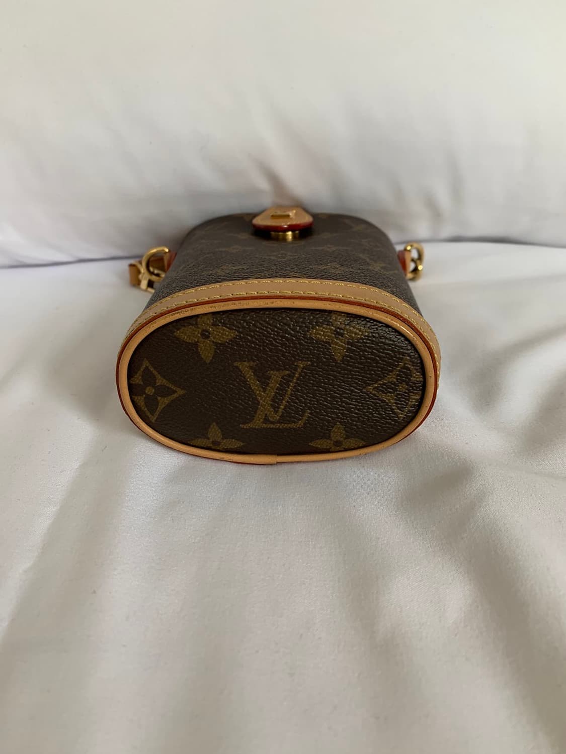 루이비통 폴드미 모노그램 파우치 크로스백 상품이미지5