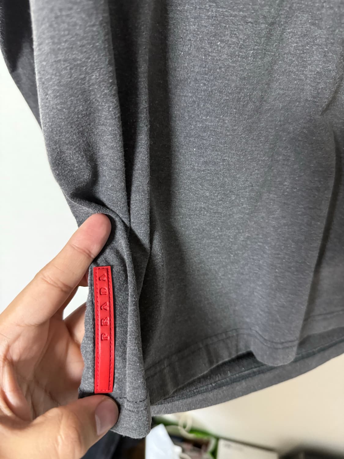 프라다 스포츠 백지퍼 롱슬리브 상품이미지4