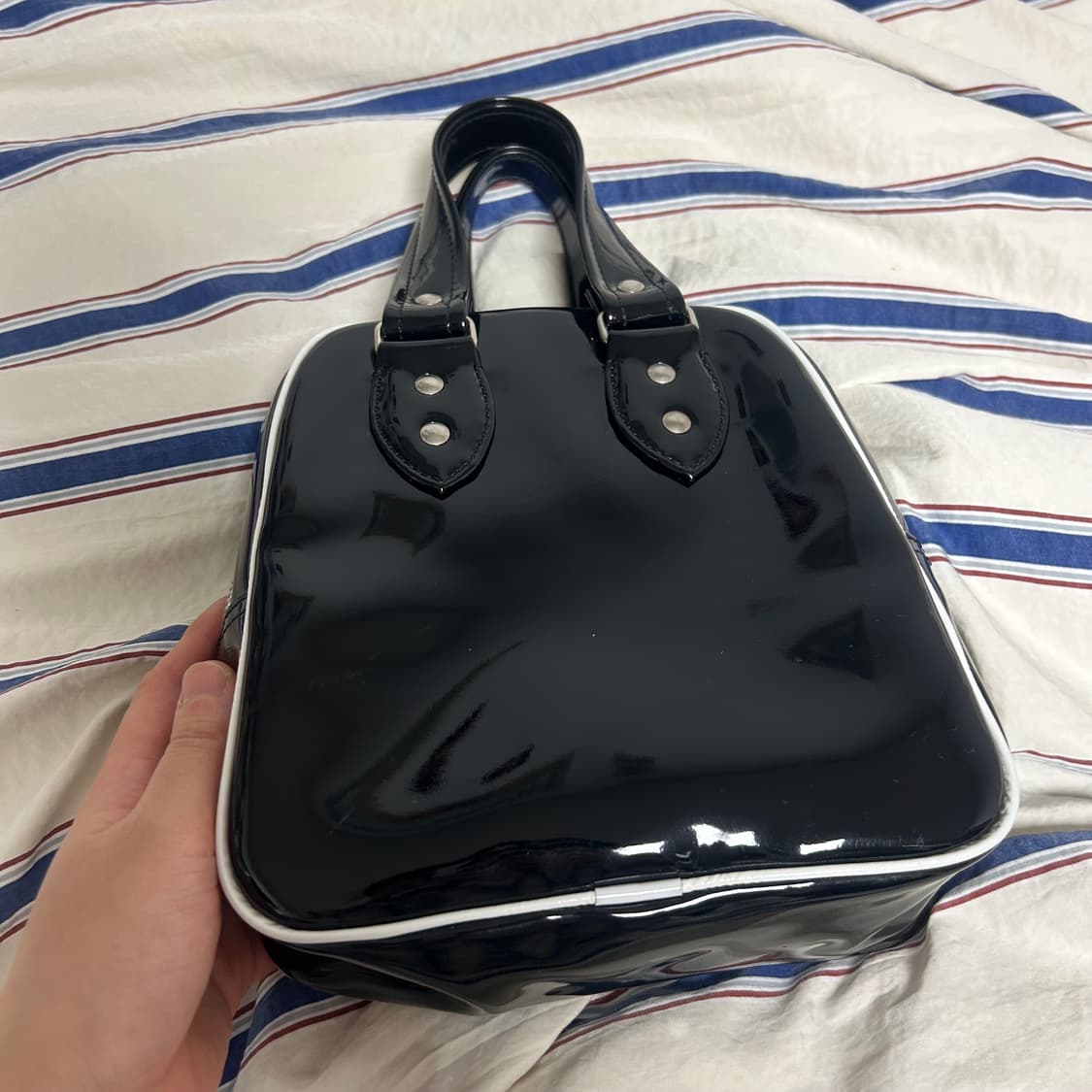 꼼데가르송 꼼데걸 에나멜 토트백 상품이미지2