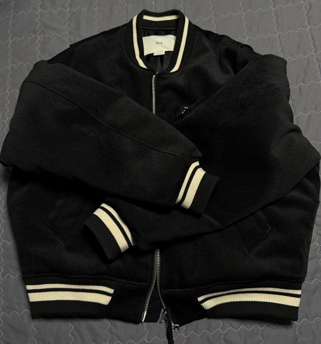 이에이 패디드 벨벳 자켓(L사이즈) 상품이미지1