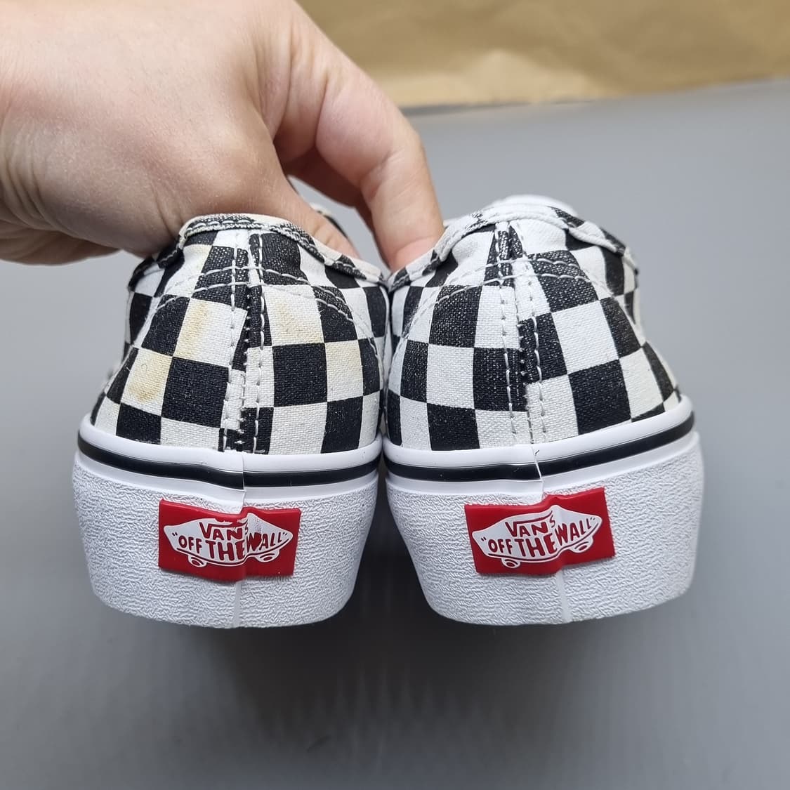반스 어센틱 체커보드 플렛폼 스니커즈 225 상품이미지4