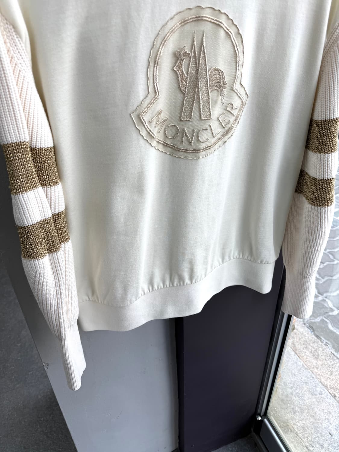 95~100/ 몽클레어 빅로고 스웻 니트 상품이미지5