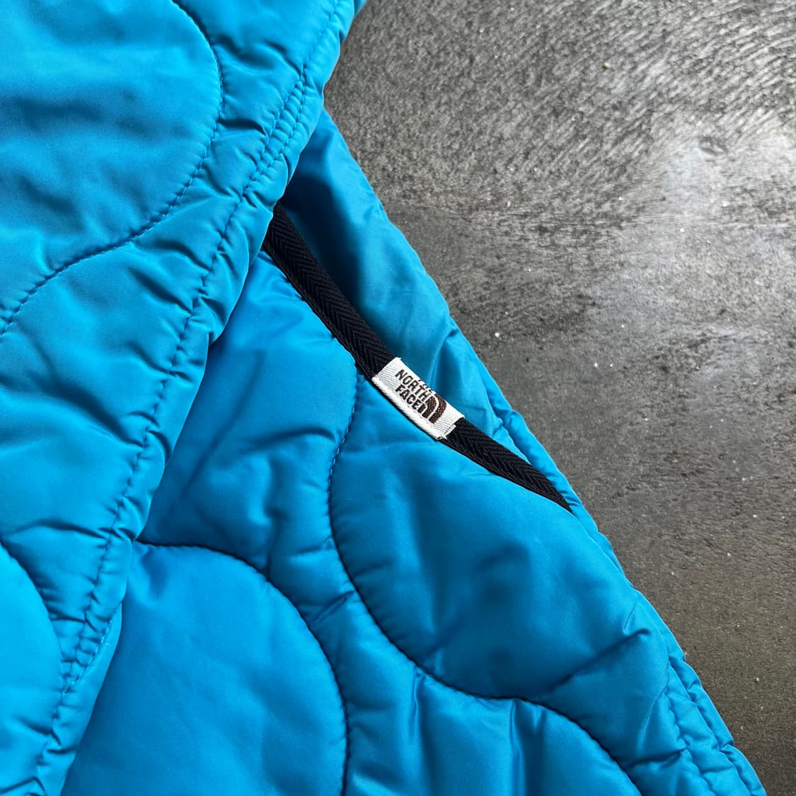 노스페이스 후드 경량 패딩  상품이미지2