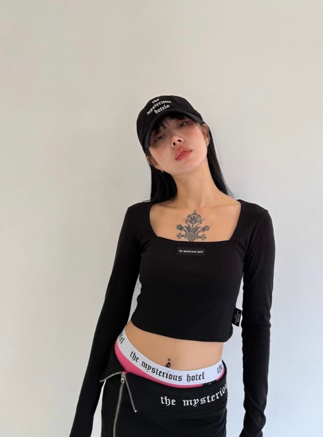 더미스테리어스호텔 스퀘어 베이직 탑 상품이미지2