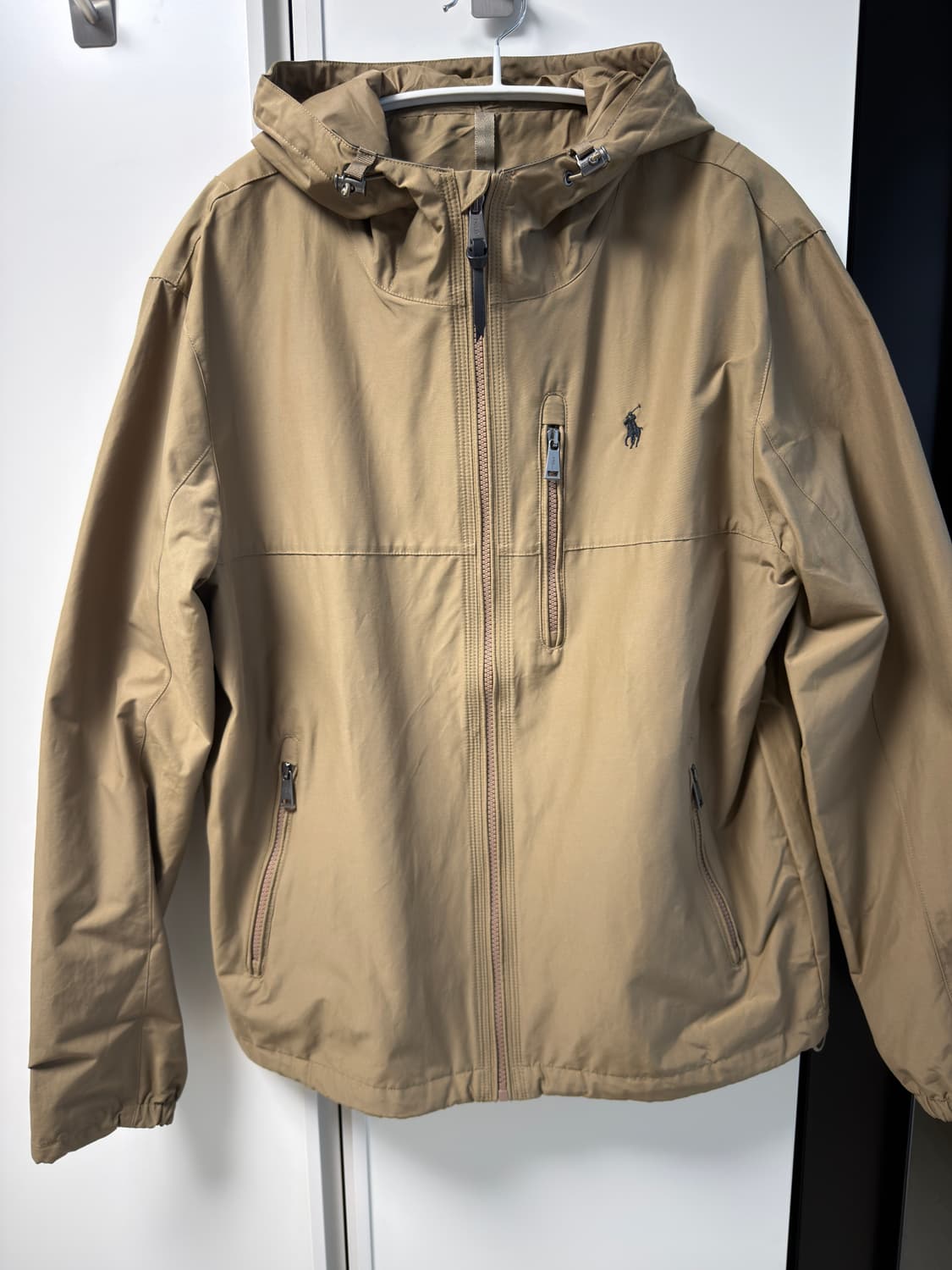 폴로 바람막이 (블랙, 브라운) 상태 최상 상품이미지1