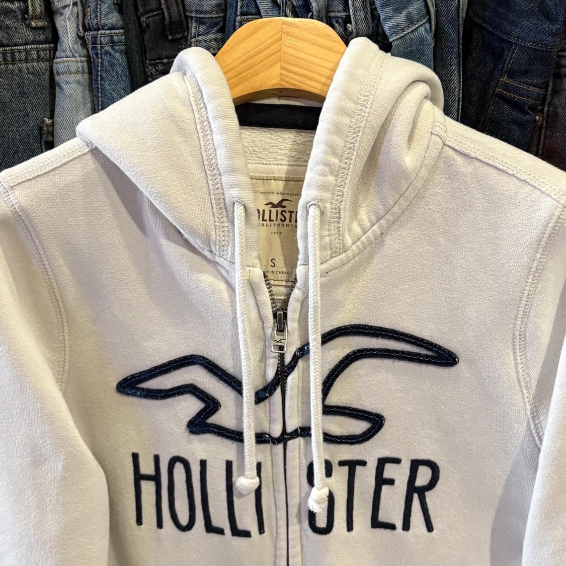 홀리스터 스팽글 로고 후드집업 상품이미지3